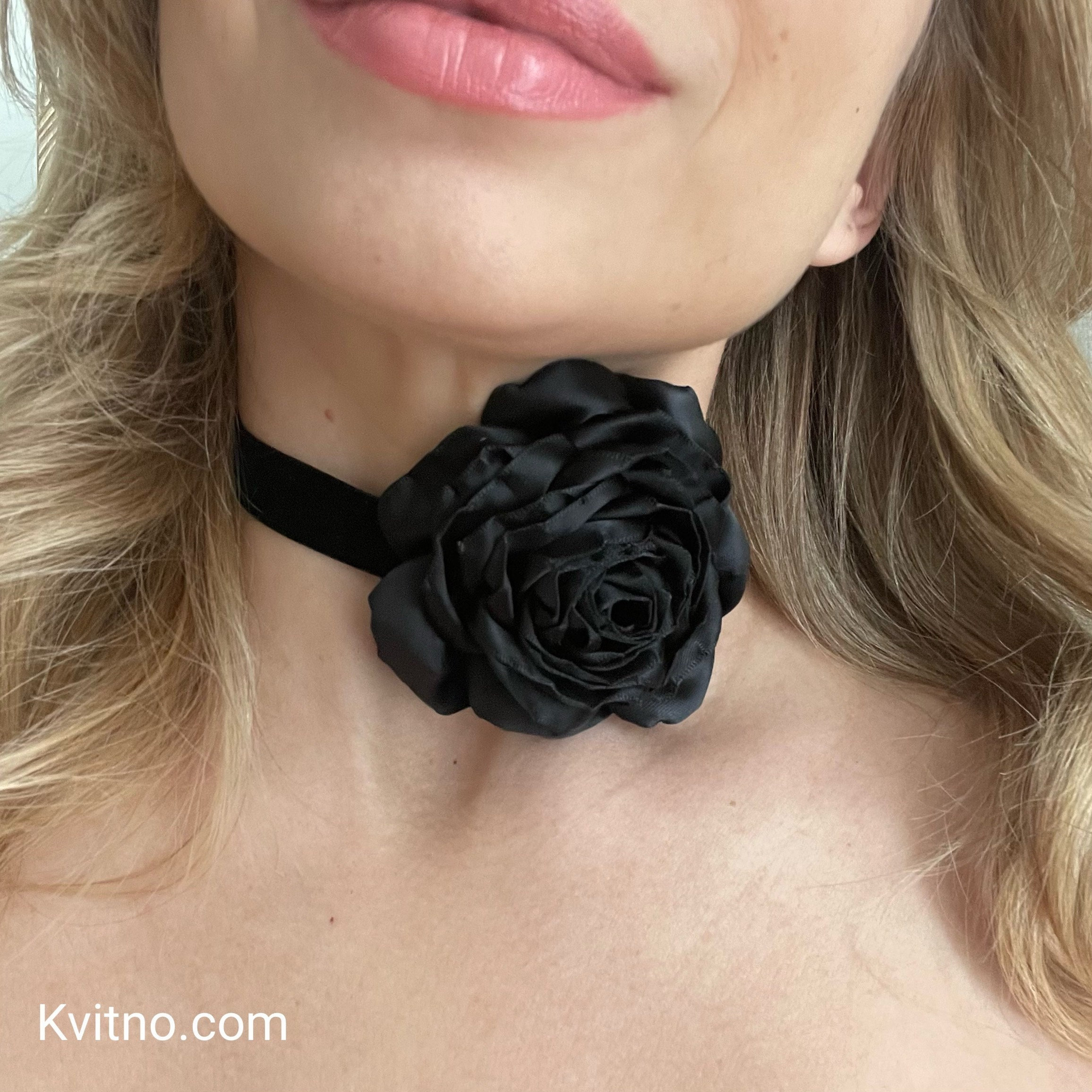 Black Flower Choker Necklace Velvet Choker Victorian Choker Formal Vintage Goth Gothic Velvet Choker with Pendant Black Rose