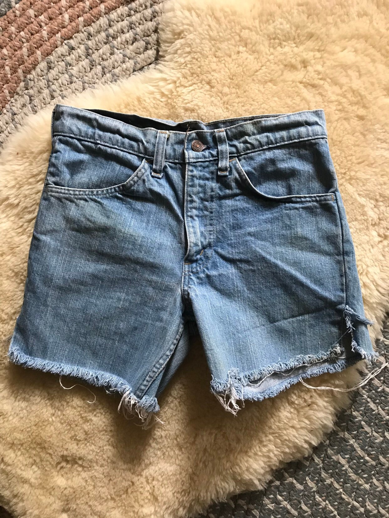 levis cut off jean shorts