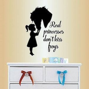 In-Style Decals Wall Vinyl Decal Home Decor Art Sticker Real Princesses Don&#39;t Kiss Frogs Phrase Horse Girl Nursery Removable Design 365