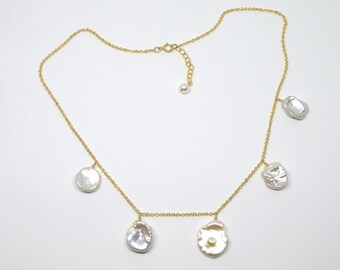 Chain necklace with cultured pearls