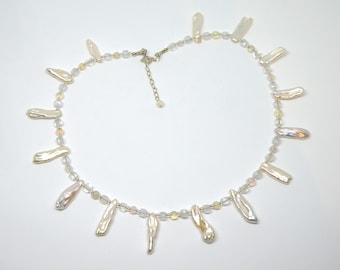 Necklace with Biwa cultured pearls and semi-precious stones