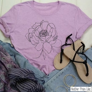Camiseta de flor de rosa suave, camiseta botánica, camiseta de rosa, camisa de flores silvestres, camisa de planta, camiseta de flor, camiseta de rosa. camiseta de moda
