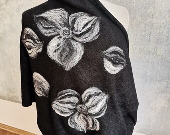 Cheminée d'automne noire, feuilles d'automne, design bohème, écharpe surdimensionnée, cadeau de mariage, laine mérinos feutrée, belle écharpe douce, fleurs d'hiver,