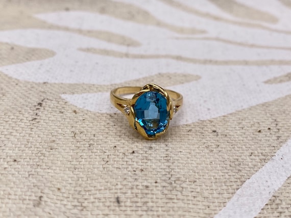 14k Gold Light Blue Topaz Ring with Diamonds - image 5