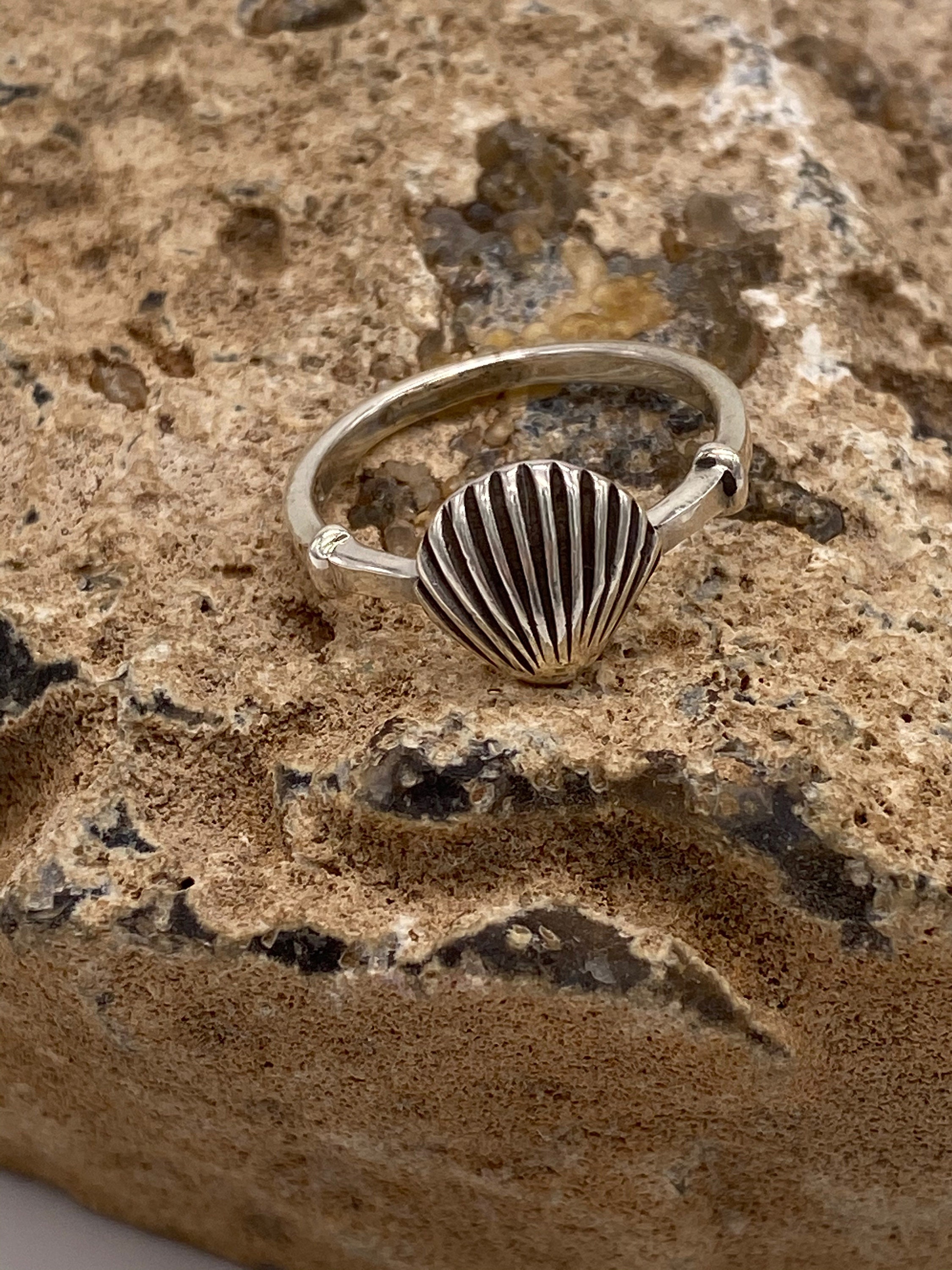 Sterling silver cheap shell ring