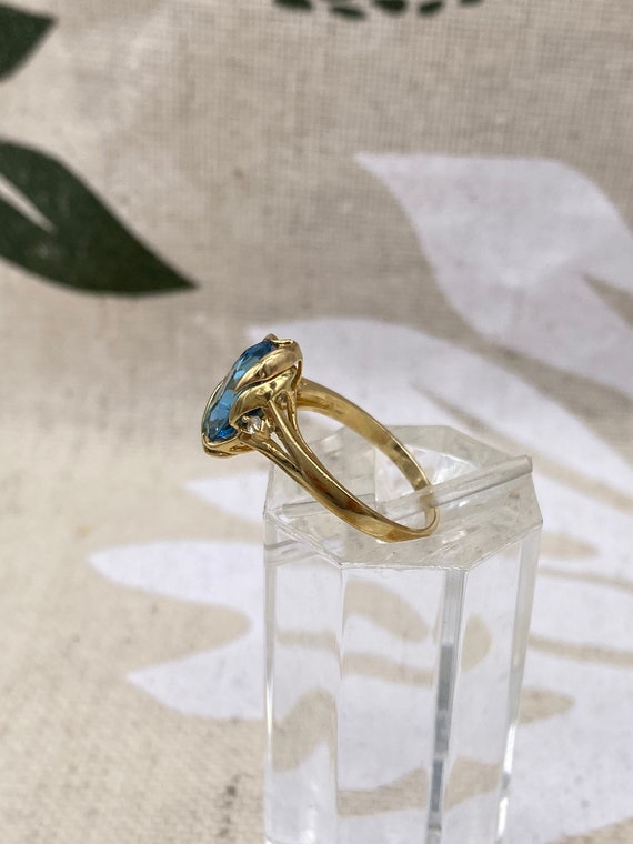 14k Gold Light Blue Topaz Ring with Diamonds - image 4