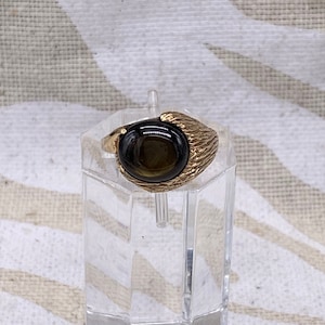 Green/Black Star Sapphire Tree Bark Design Ring | 14k Gold