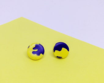 Blue Yellow stud earrings, Blue Yellow disc studs, Mismatched stud earrings, Mismatched round studs, Colourful summer earrings, Flat studs