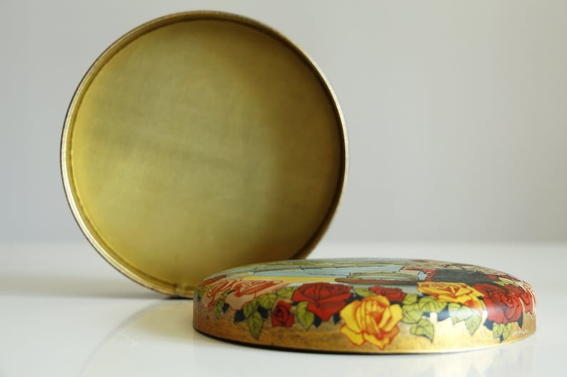 VINTAGE FRENCH TIN candy vanity trinket jewelry box roses stylish lady boudoir vichy