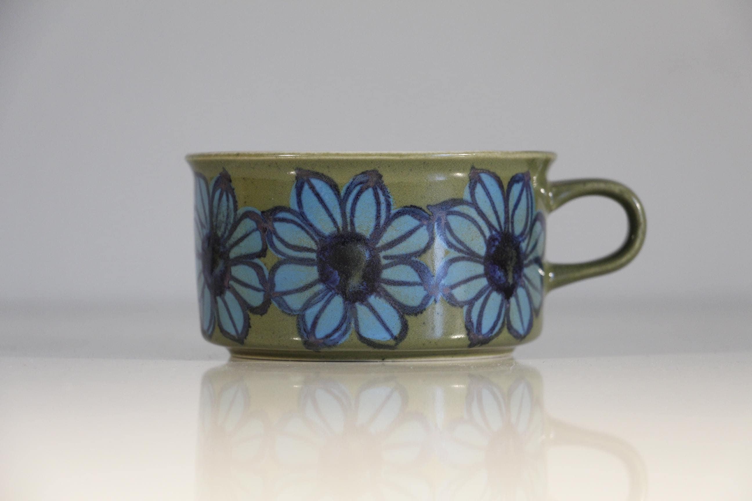 VINTAGE ARABIA HLA tea cup hilkka liisa ahola finland scandinavian pottery stoneware collectible hand painted replacement