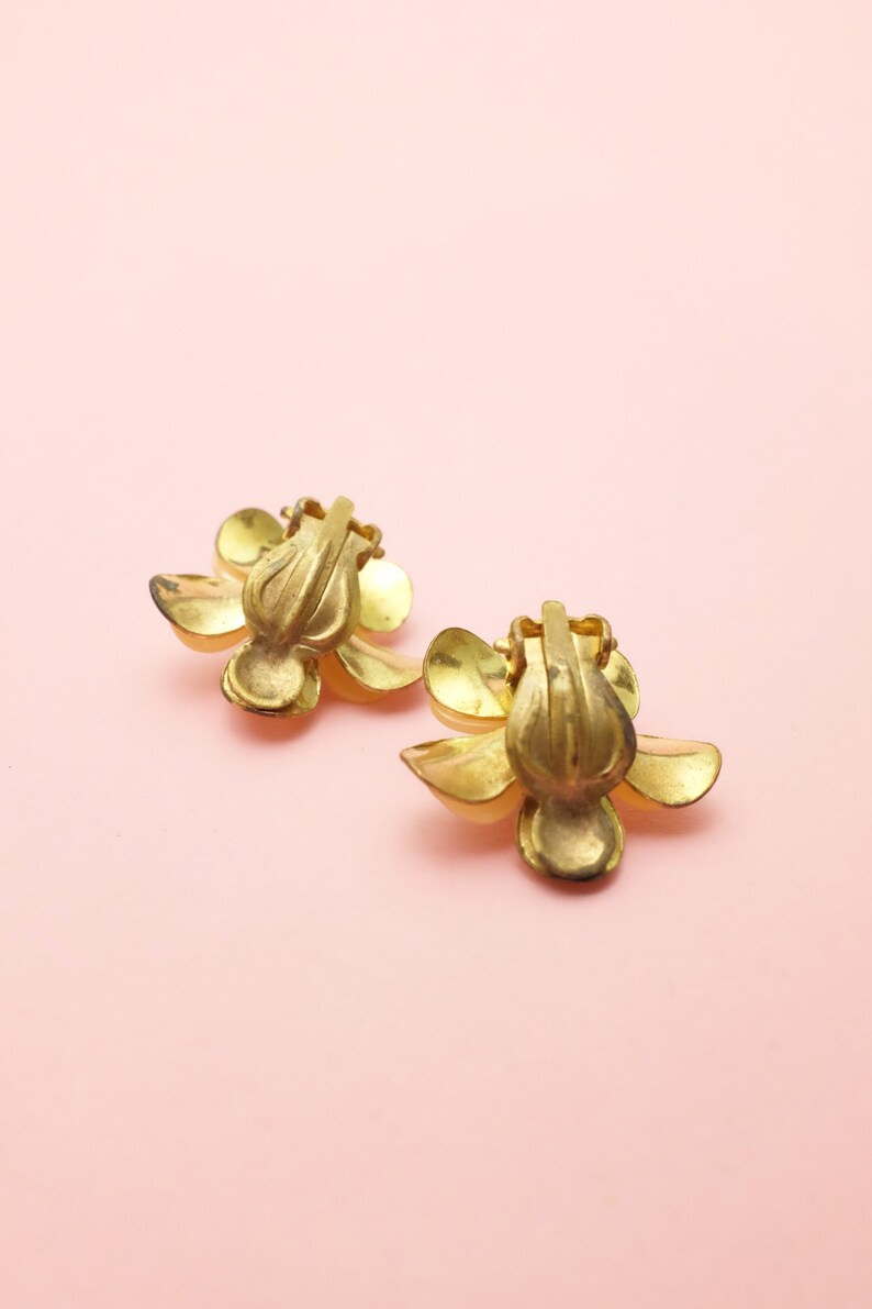 1919 Vintage Flowers ear clips mother-of-pearl mother and rhinestone Ref