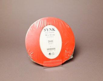 Vintage 1990s Ikea SYNK picture frame, red, design by Ulf Hanses, in original packaging, Ref. 2326