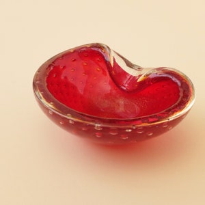 Vintage glass bowl or ashtray Sommerso and Bulicante technique red gold powder with air bubbles Ref. 398