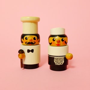 Set 2 vintage salt and pepper shakers chef and housemaid Erzgebirge wood hand-painted figures Ref. 2315