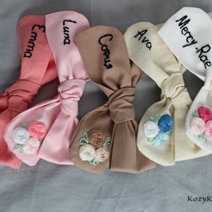 Hand Embroidered Name Bow: Personalized Floral Pinwheel Hair Bow bild 8