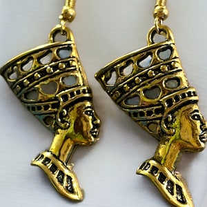 Gold Nefertiti Earrings: Ancient Egyptian Jewelry