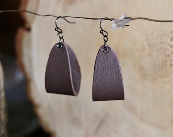 Brown Leather Loop Earring, Artsy Arthurs, drop earrings, boho earrings, leather earring,dangle earrings