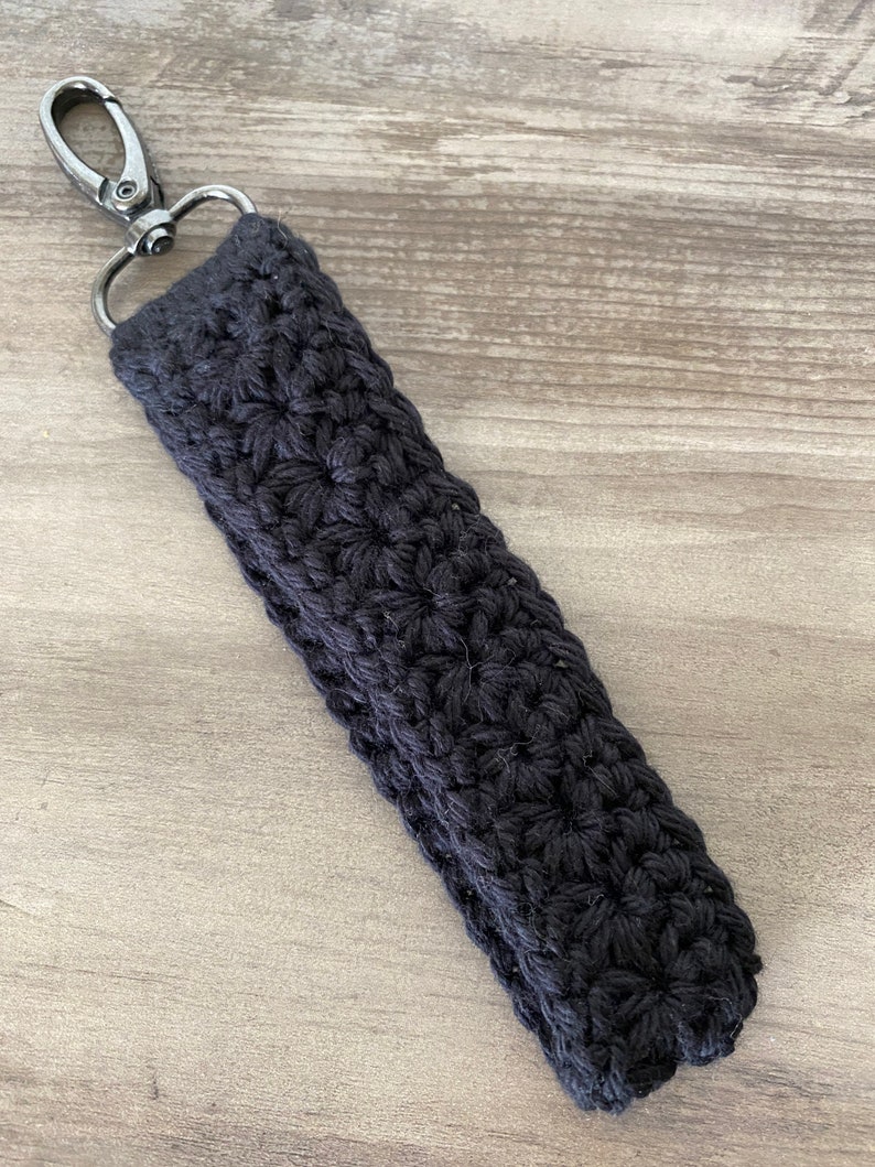 Crochet Key Fob, Artsy Arthurs, wristlet key fob, boho key fob, crochet car accessories, wristlet keychain Black