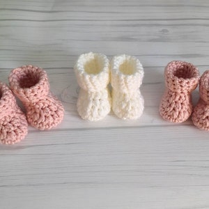 Cozy Baby Booties, baby shoes, little socks, crib shoes, newborn, crochet baby shoes