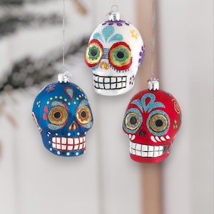 Suikerschedelglasornamenten – set van 3 handgeschilderde Día de los Muertos-kerstversieringen