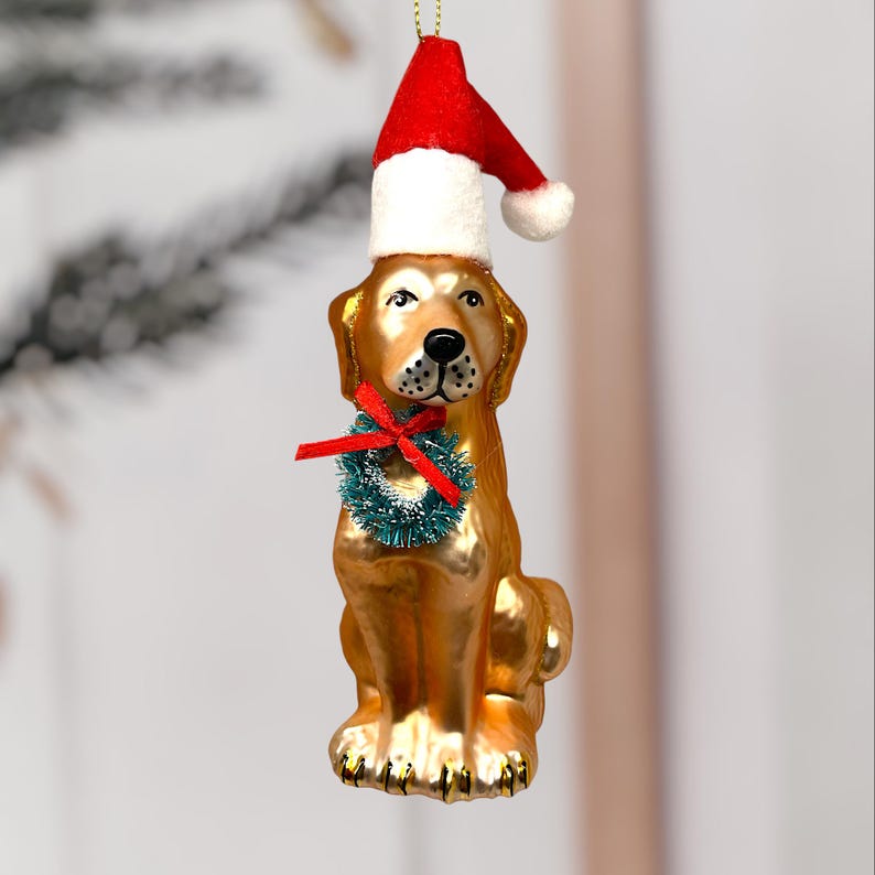 Golden Retriever Dog Christmas Ornament – Glass Pet Decoration with Santa Hat & Holiday Wreath