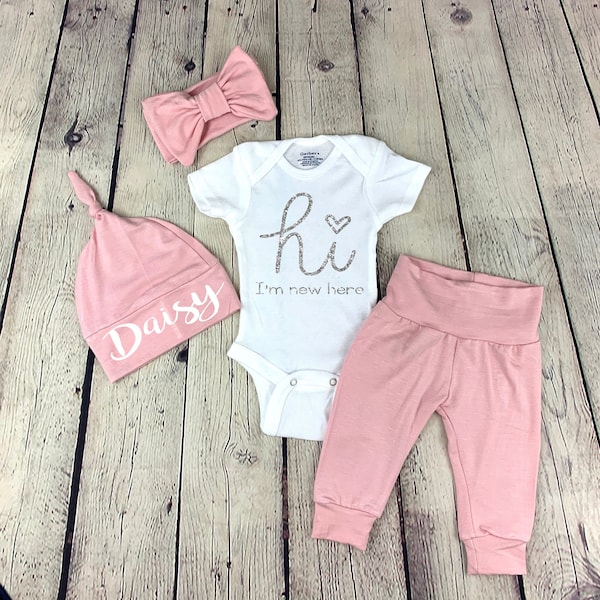 Hi I’m New Here Baby Girl Coming Home Outfit | Personalized Baby Girl Outfit | Newborn Baby Girl Gift | Baby Girl Outfit with Name