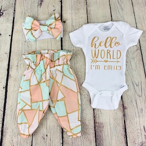 hello world baby girl coming home outfit/ baby girl coming home outfit/ baby girl personalized outfit/ baby girl outfit