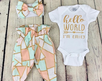 hello world baby girl coming home outfit/ baby girl coming home outfit/ baby girl personalized outfit/ baby girl outfit