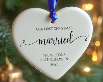Adorno de Sr. y Sra. Regalo de bodas Recuerdo personalizado de la primera Navidad Nuestro primer adorno de Navidad de Sr. y Sra. Idea de inauguración de la casa de Sr. y Sra.