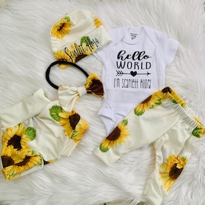 Hello world I’m new here baby girl coming home outfit/Sunflower newborn girl hospital outfit/ Baby Name Onesie®/ Gift for Baby Girl