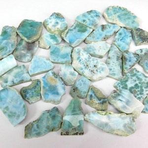 Losas de larimar natural, piezas sueltas de piedras preciosas - Lote al por mayor en azul cielo