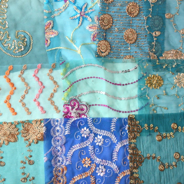 Teal Blue Assortiment Embellished Sari Fabric Remnants Scraps - 10 Pièces