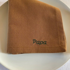 Serviette de table brodée personnalisée Cognac