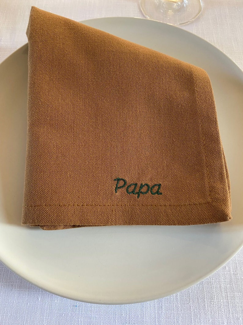 Serviette de table brodée personnalisée Cognac