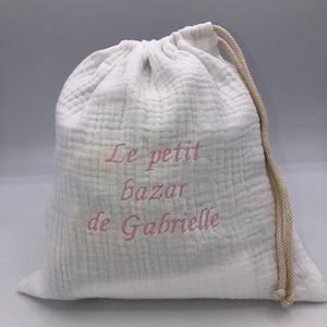 Pochon en triple gaze de coton brodé personnalisé 28X25 CM