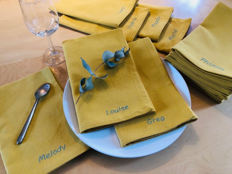 Pack de 6 serviettes de table brodées personnalisées Curry image 1