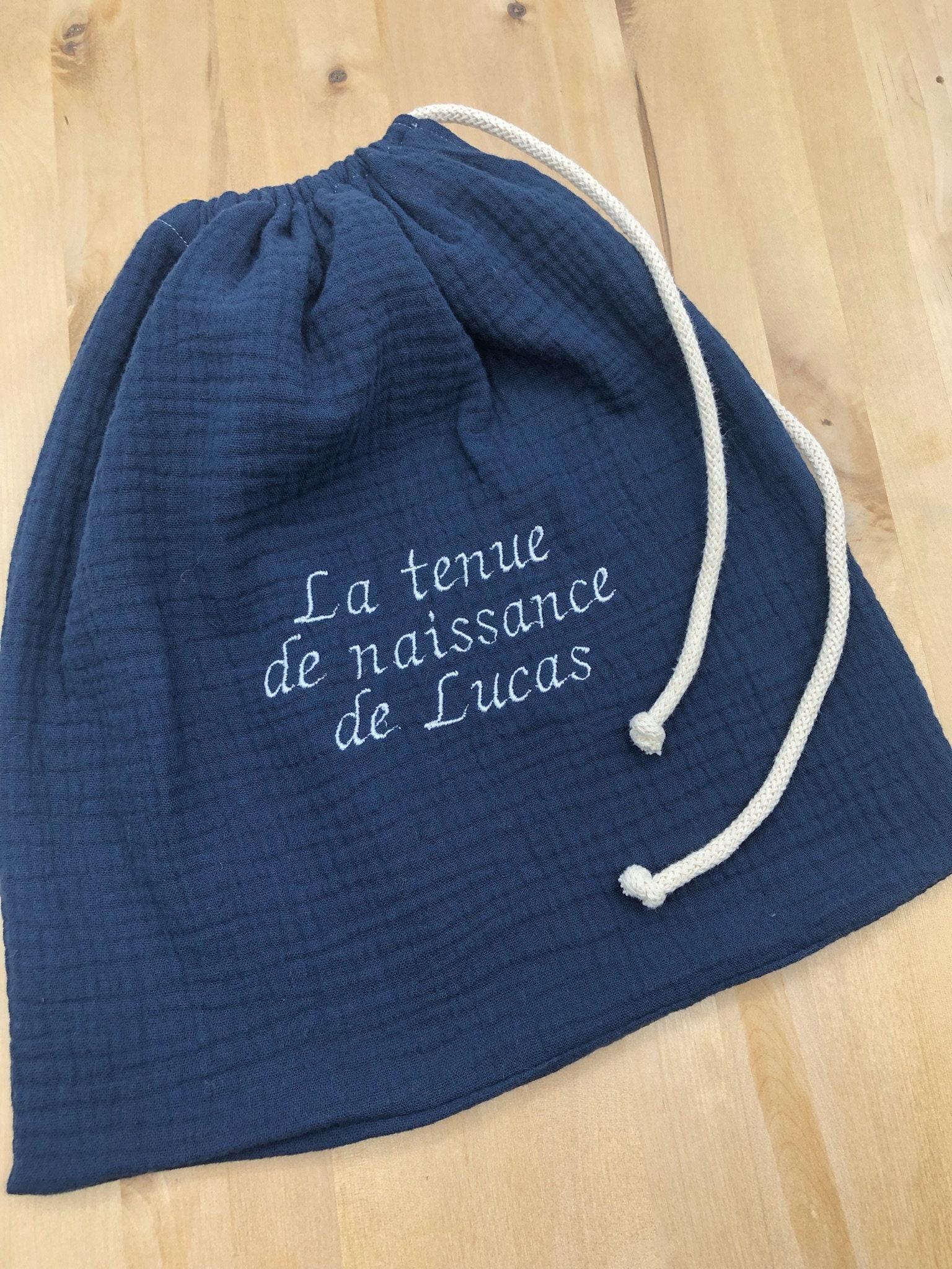 Personalized embroidered triple cotton gauze pouch 28X25 CM BLUE