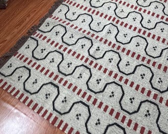 Handwoven Wool Jute Kilim Rug: Bohemian Southwestern Decor