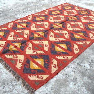 Handwoven Wool Jute Kilim Rug: Bohemian Dhurrie Design