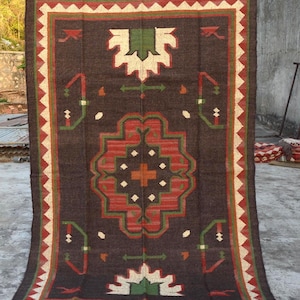 Handwoven Wool Jute Kilim Rug: Bohemian Dhurrie Flatweave