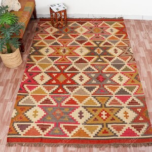 Handwoven Wool Jute Kilim Rug: Bohemian Indian Dhurrie