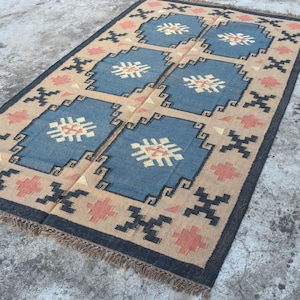 Handwoven Wool Jute Kilim Rug: Bohemian Dhurrie Design