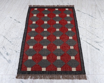 Handwoven Wool Jute Kilim Rug: Bohemian Dhurrie Flatweave