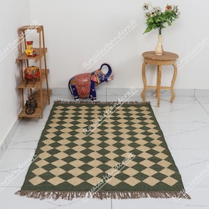 Handwoven Wool Jute Kilim Rug: Aztec Diamond Design