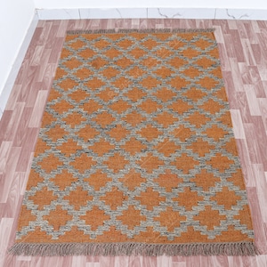 Handwoven Wool Jute Kilim Rug: Traditional Indian Design