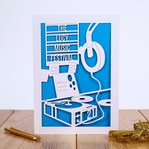 Carte d'anniversaire musique 21 ans, âge personnalisé, carte d'anniversaire avec nom personnalisé, carte d'anniversaire découpée au laser