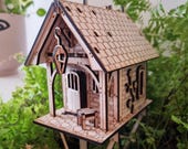Plantenhuis Tudor – DIY Miniatuur Houten Huisje in Tudor Stijl | Handgemaakt Bouwpakket | Binnen Decoratie voor Planten | Rustiek Boomhutje