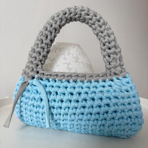 Chunky Crochet T-Shirt Yarn Bag Pattern: Beginner-Friendly Handbag (PDF Pattern) image 2