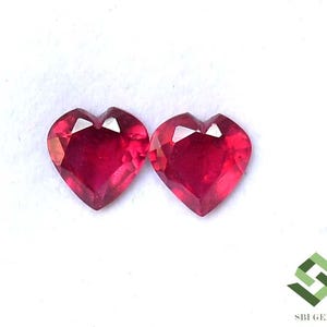 8 x 8 mm Natürliches Rubin Herzform Paar: 4.30 Cts facettierter loser Edelstein