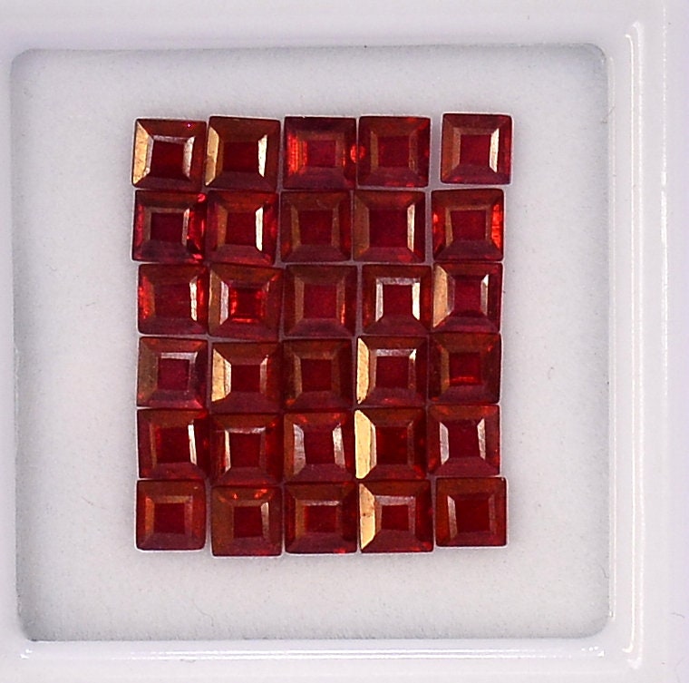 Paire De Rubis Naturels Certifiés AA+ - Coupe Carrée 11x11x7 Mm - Non Traités - Origine Mozambique